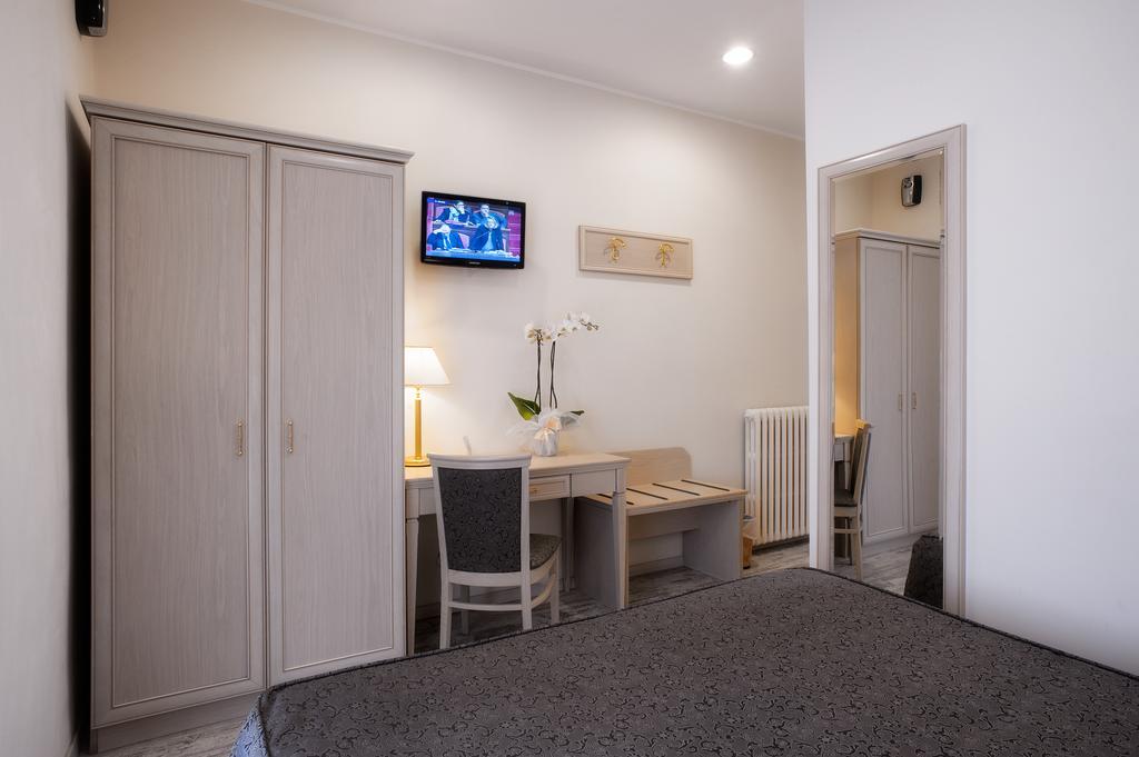Hotel Cortese サンレモ 部屋 写真